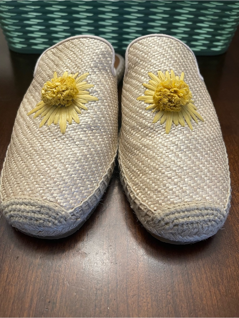 kate spade Natural Raffia Slip-On Mules with Yellow Flower Accent Size 8 - Picture 7 of 11